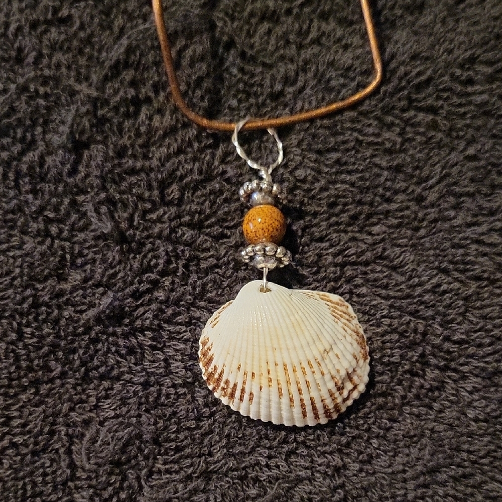 Source Unknown White and Brown Shell Pendant Necklace